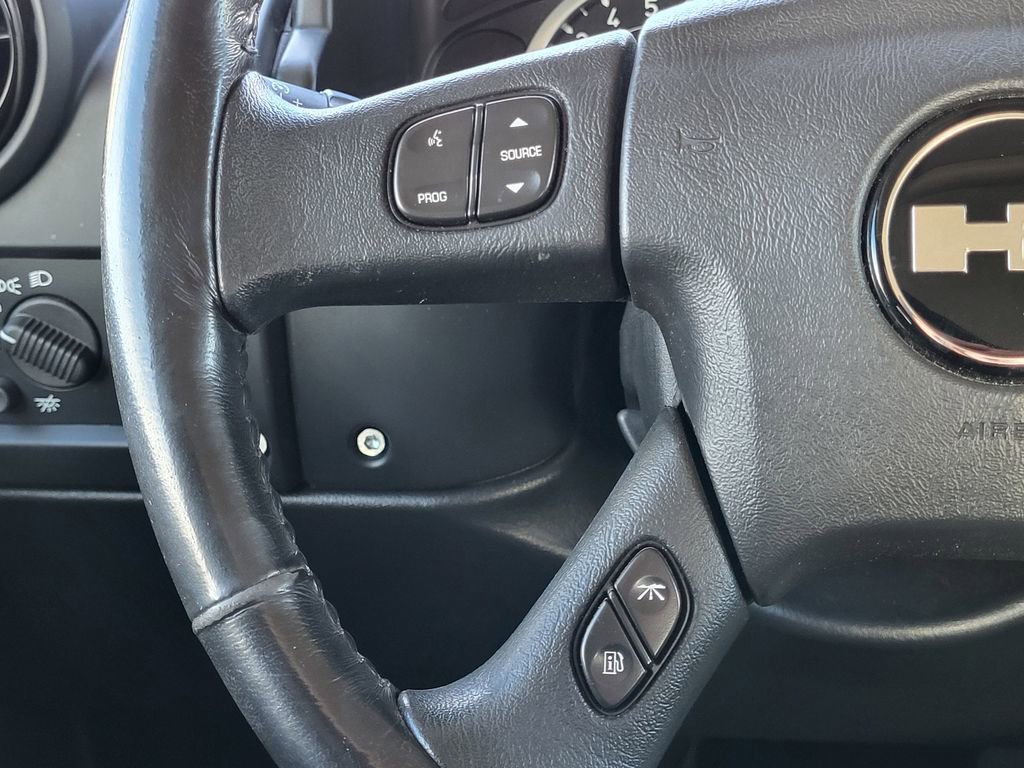 Used 2005 HUMMER H2 SUT w/ Preferred Equipment Group image 25
