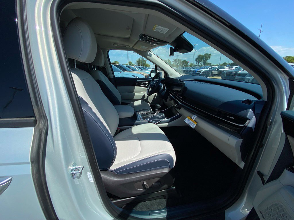 New 2026 Kia Carnival SX Prestige FWD image 25