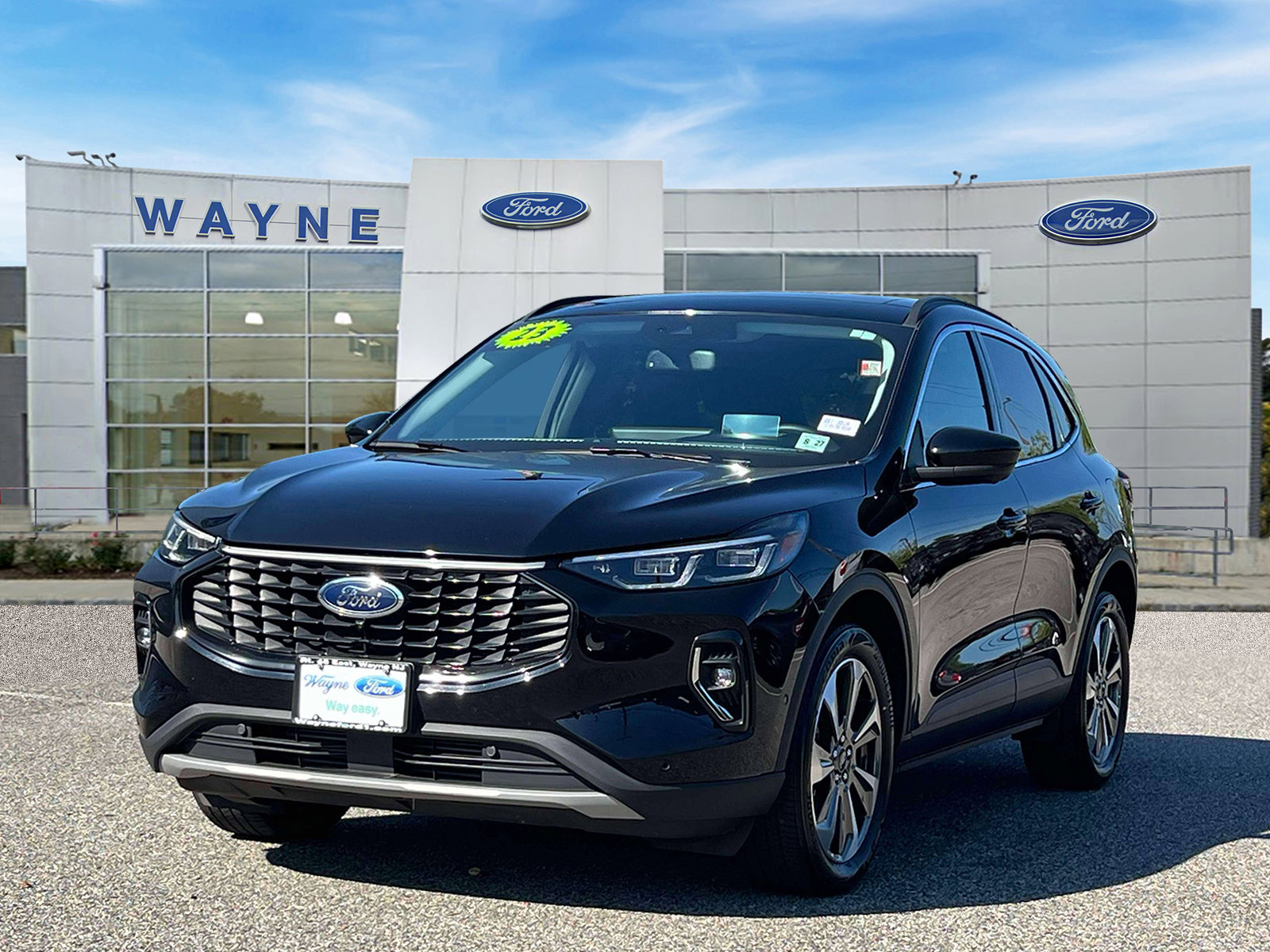 Used 2023 Ford Escape Platinum w/ Premium Technology Package image 2