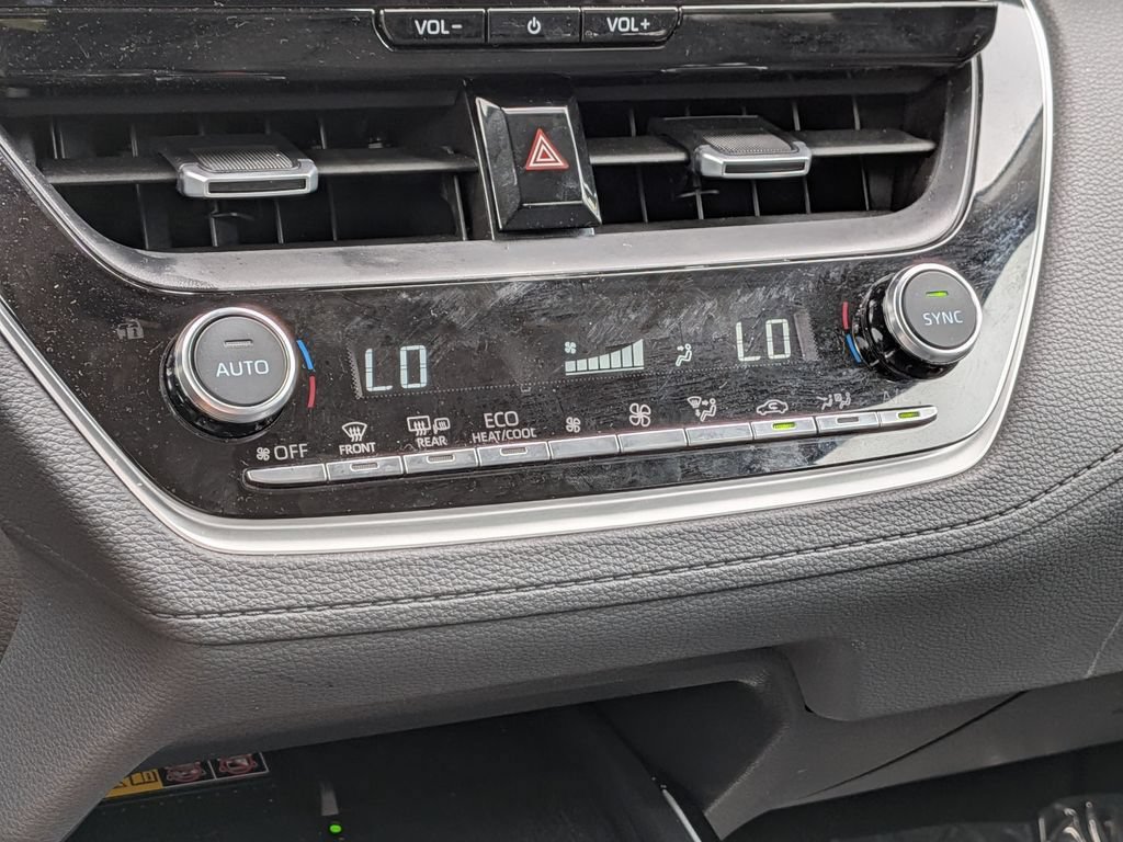 Used 2026 Toyota Corolla Cross XLE FWD image 29