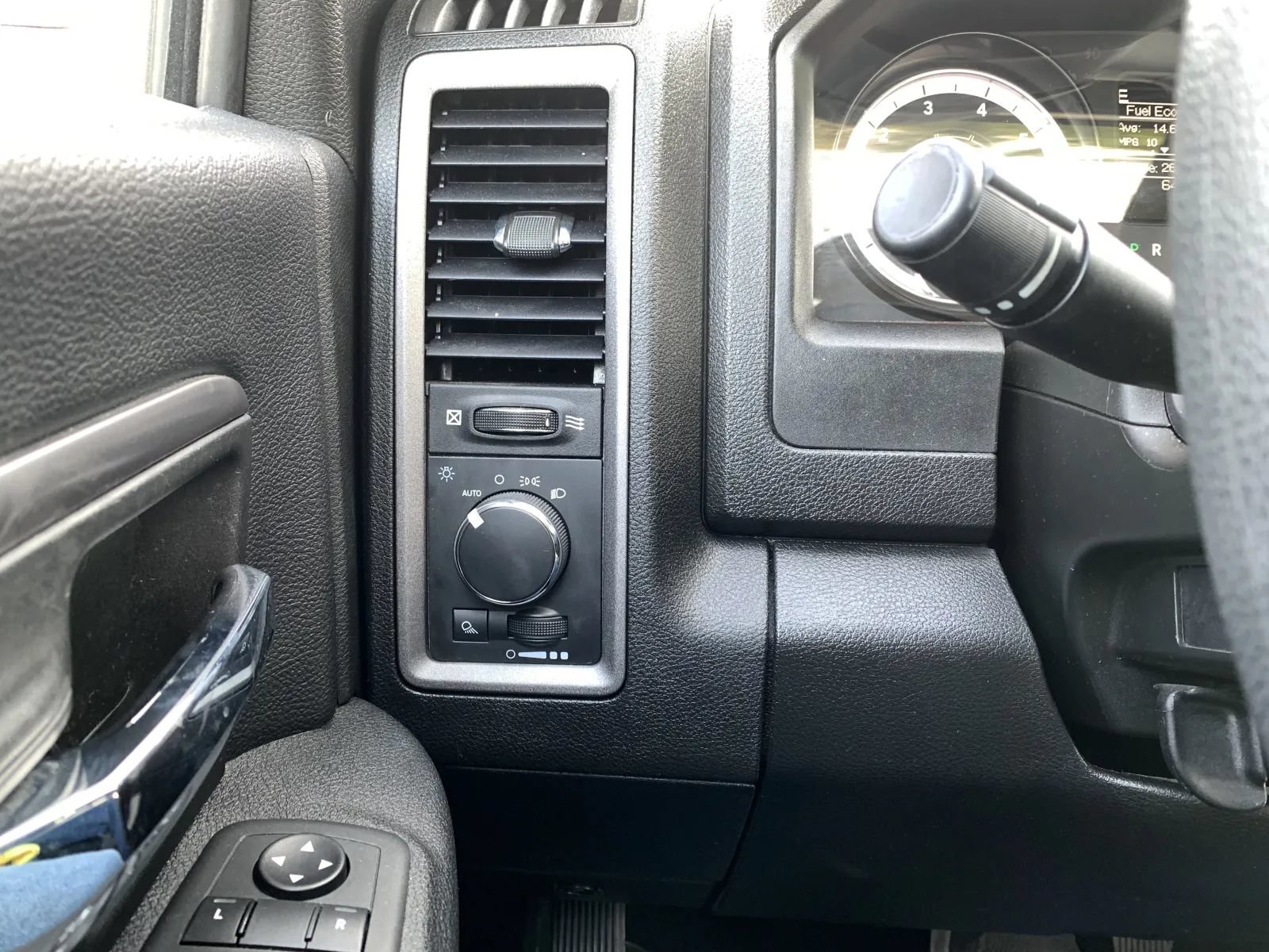 Used 2022 RAM 1500 Tradesman w/ Chrome Plus Package AWD/4WD image 17