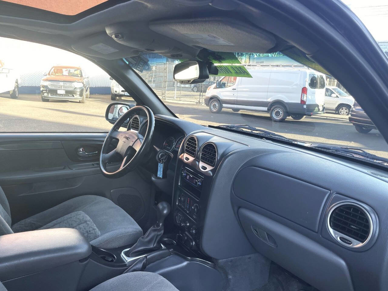 Used 2002 GMC Envoy SLE image 22