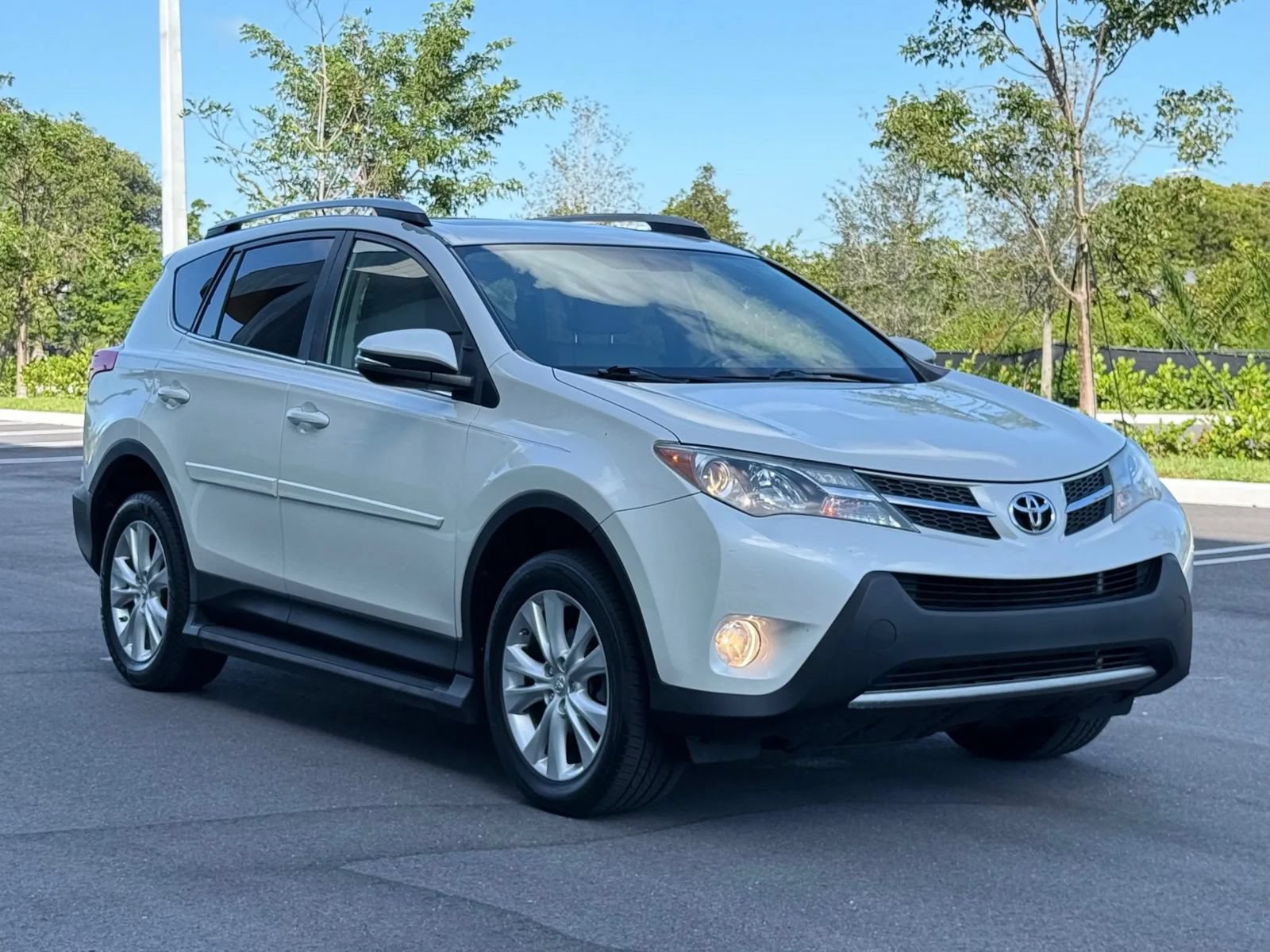 Used 2013 Toyota RAV4 Limited FWD image 1