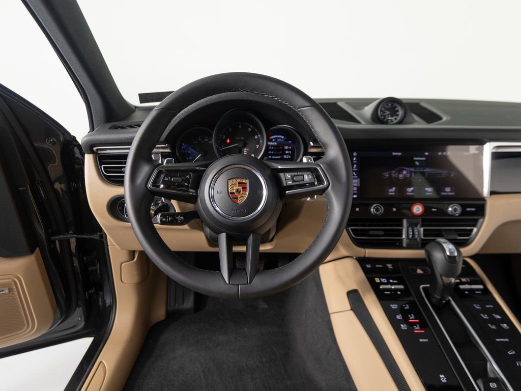 New 2026 Porsche Macan image 16