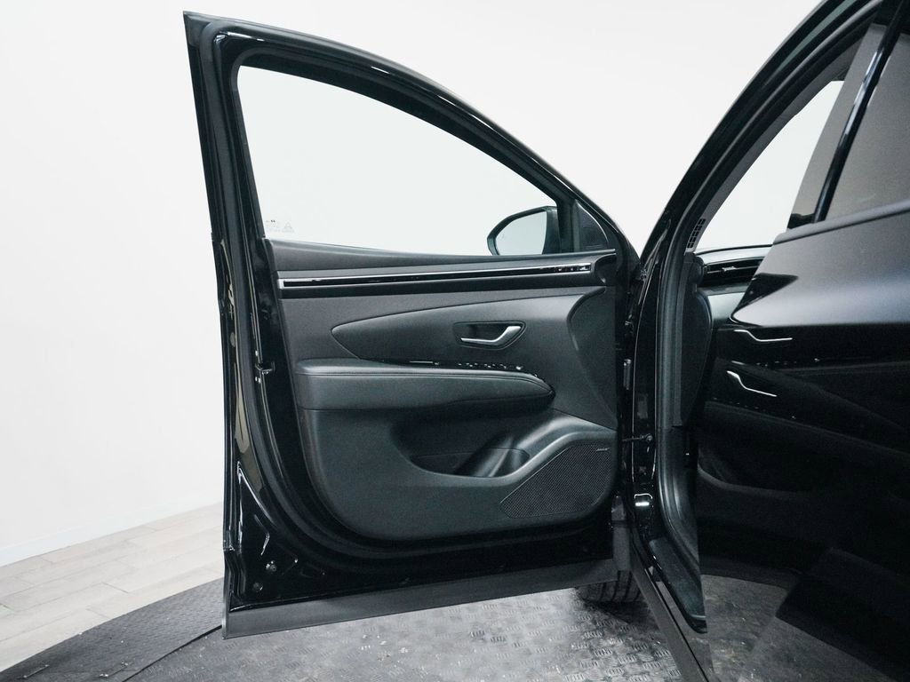 Used 2023 Hyundai Tucson Limited AWD/4WD image 10