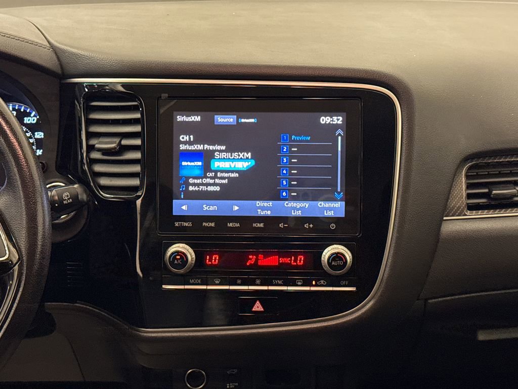 Used 2020 Mitsubishi Outlander FWD image 15