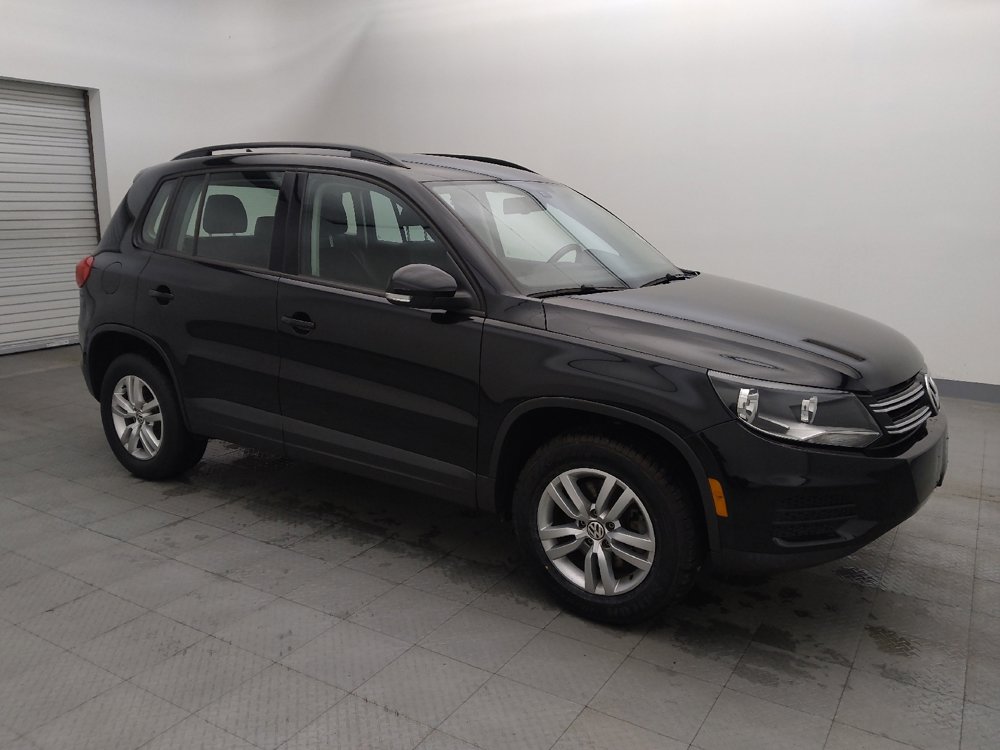 Used 2017 Volkswagen Tiguan S image 11