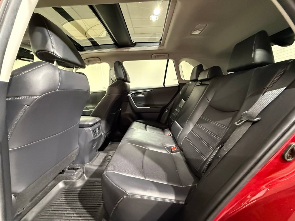 Used 2019 Toyota RAV4 Limited w/ Advanced Technology Package AWD/4WD image 20