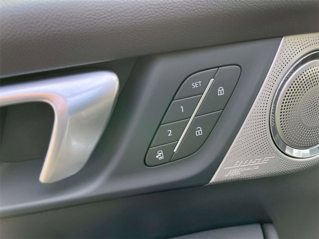 New 2026 Buick Enclave Avenir image 22