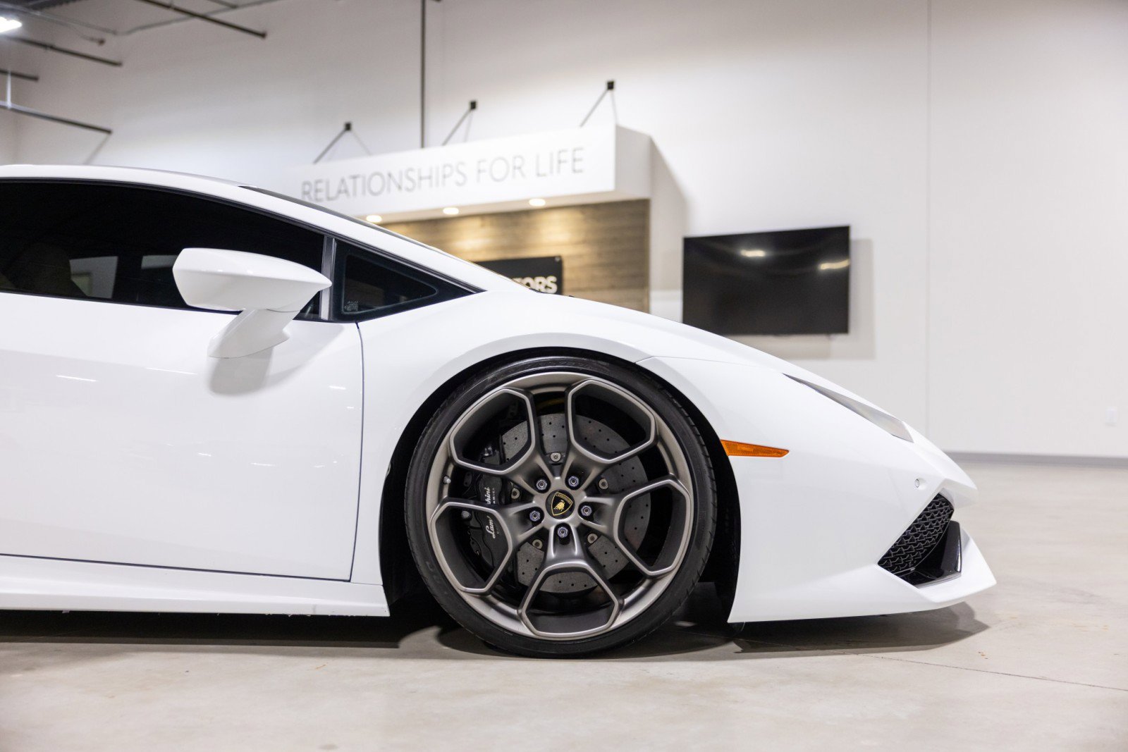 Used 2016 Lamborghini Huracan LP 610-4 image 24