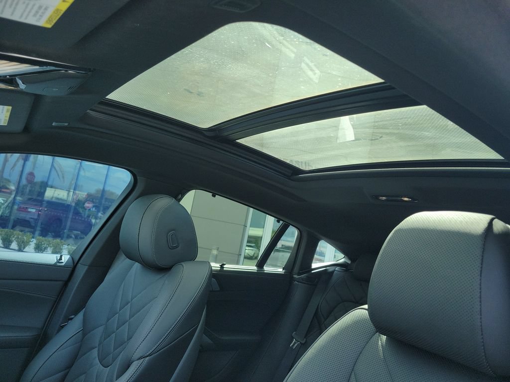 Used 2025 BMW X6 xDrive40i w/ Executive Package AWD/4WD image 28