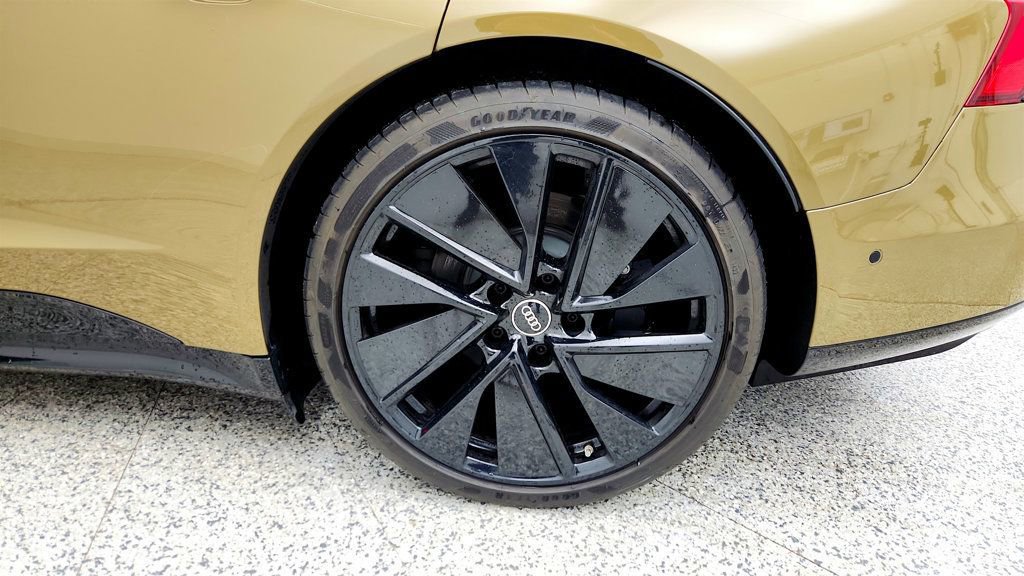 Used 2022 Audi e-tron GT Prestige w/ Prestige Package image 9