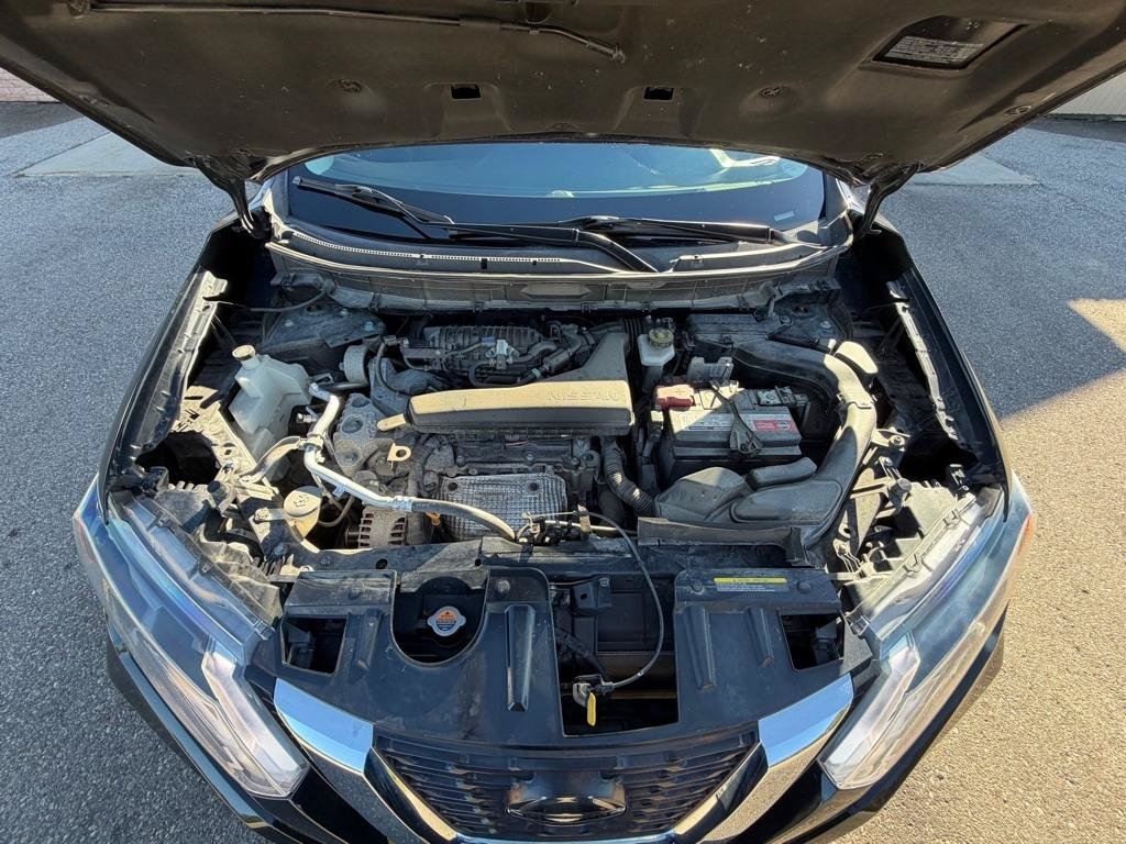 Used 2019 Nissan Rogue SV AWD/4WD image 3