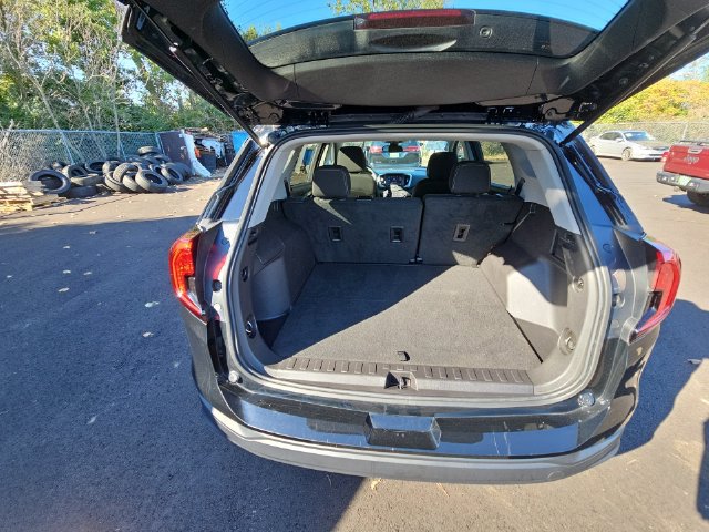 Used 2024 GMC Terrain SLE AWD/4WD image 35