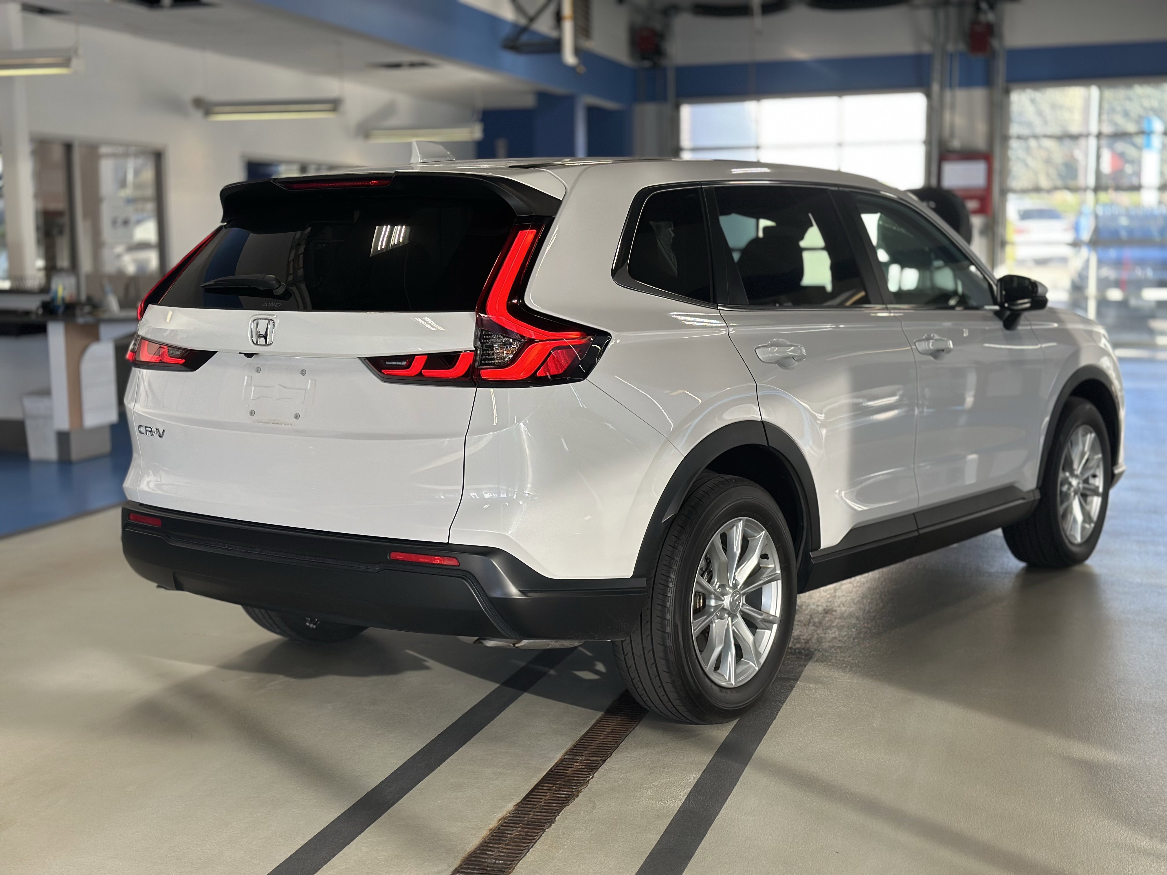 Used 2024 Honda CR-V EX image 5