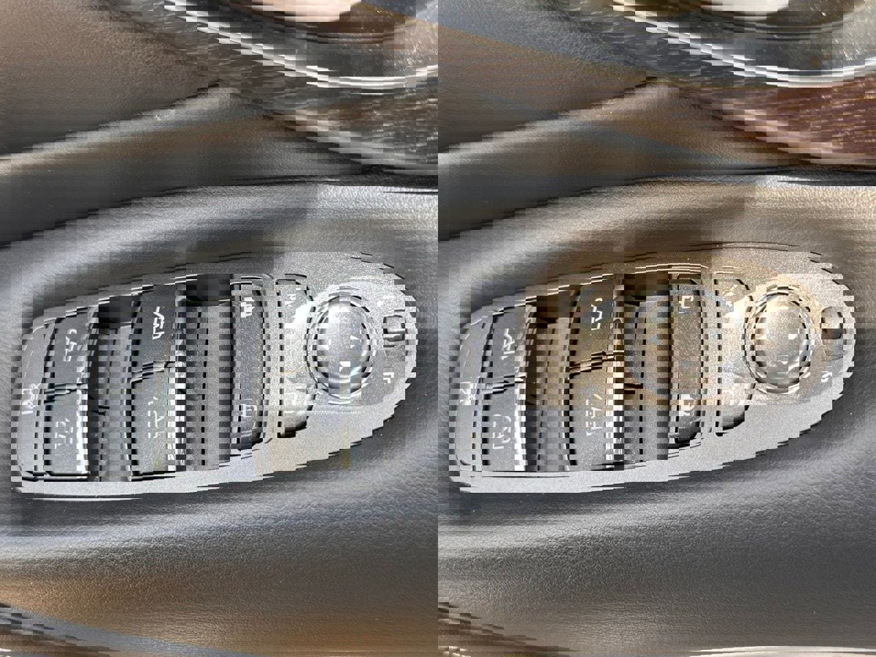 Used 2023 INFINITI Q50 Sensory image 24