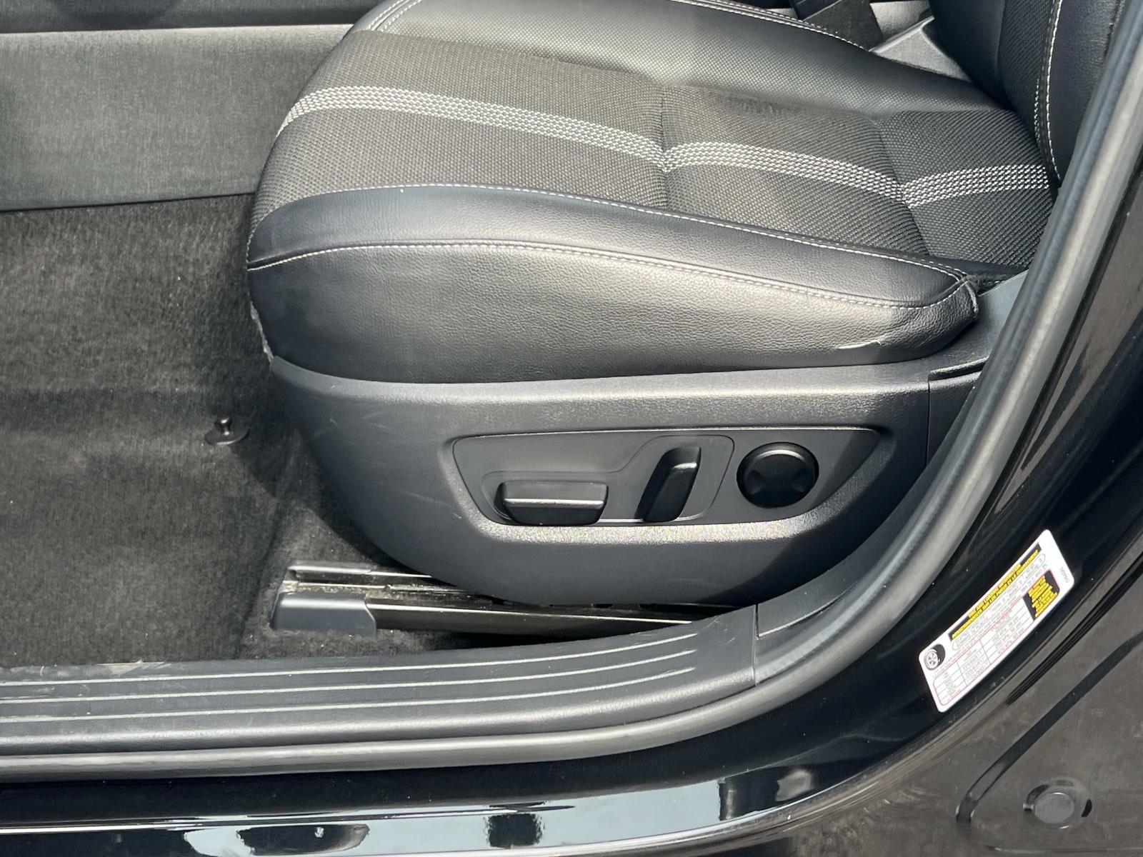Used 2025 MAZDA CX-50 AWD 2.5 S w/ Preferred Package image 17