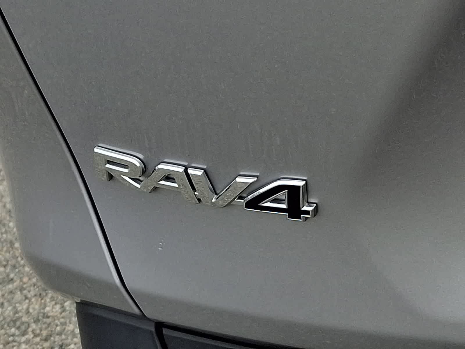 Used 2024 Toyota RAV4 XLE AWD/4WD image 33
