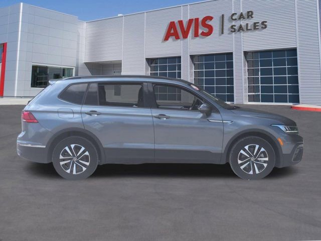 Used 2024 Volkswagen Tiguan S image 5