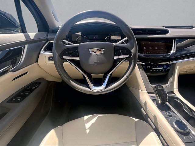 Used 2024 Cadillac XT6 Premium Luxury FWD image 7