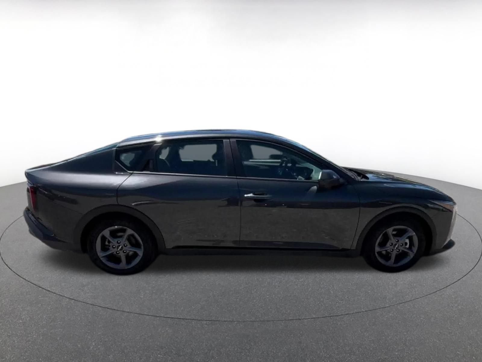 Used 2025 Kia K4 FWD image 16