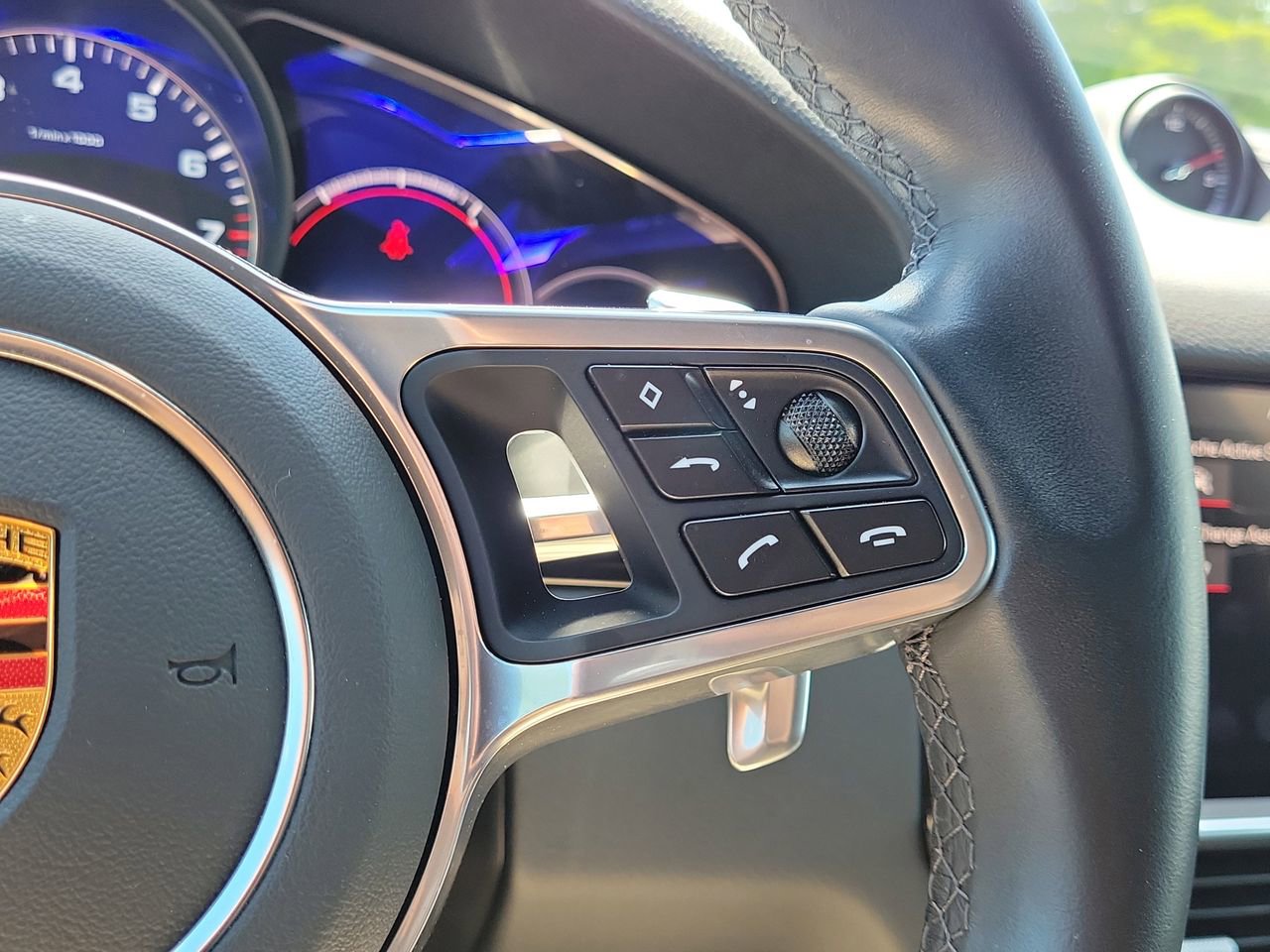 Used 2021 Porsche Cayenne S image 25