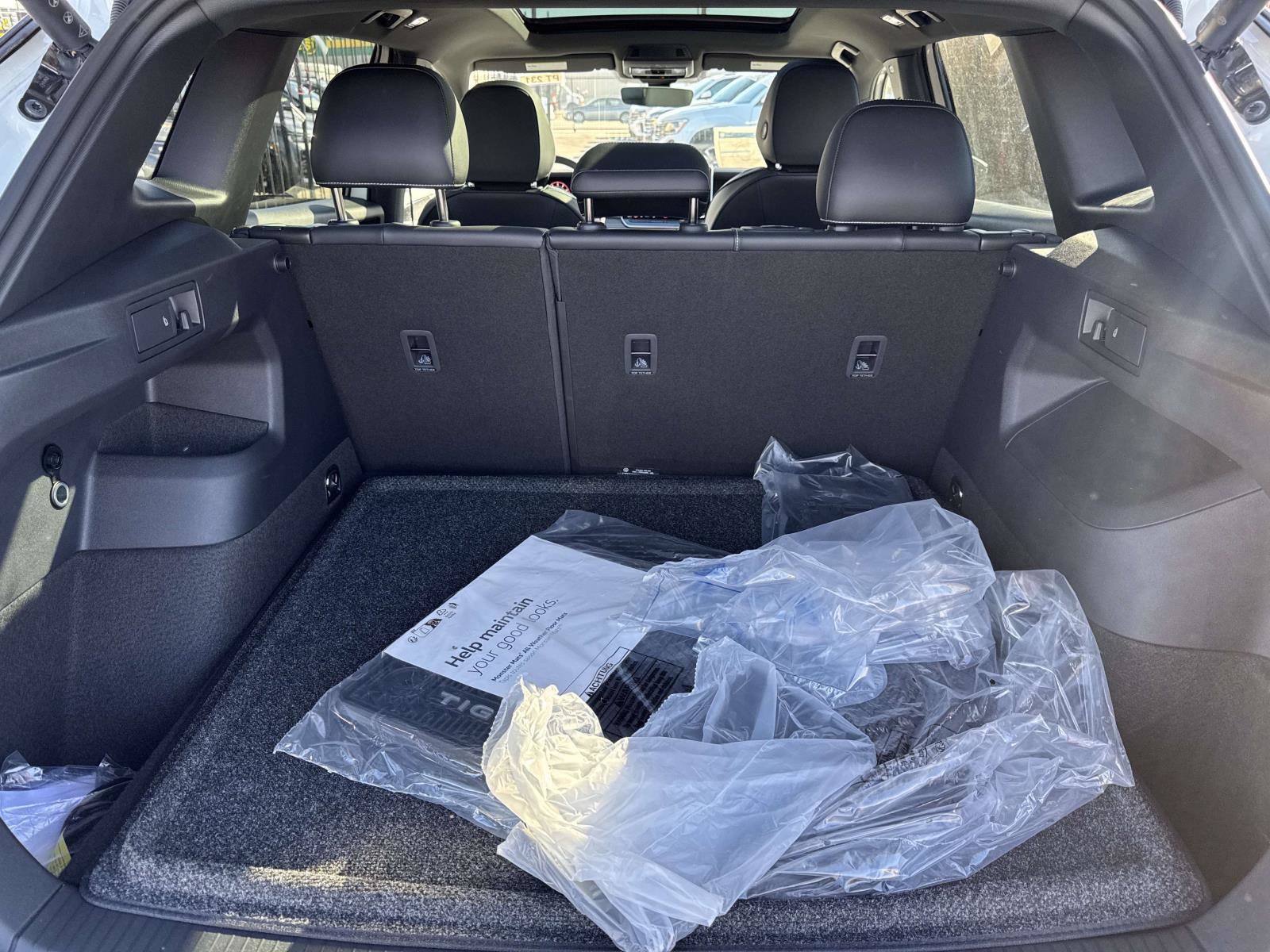 New 2026 Volkswagen Tiguan SE R-Line FWD image 5