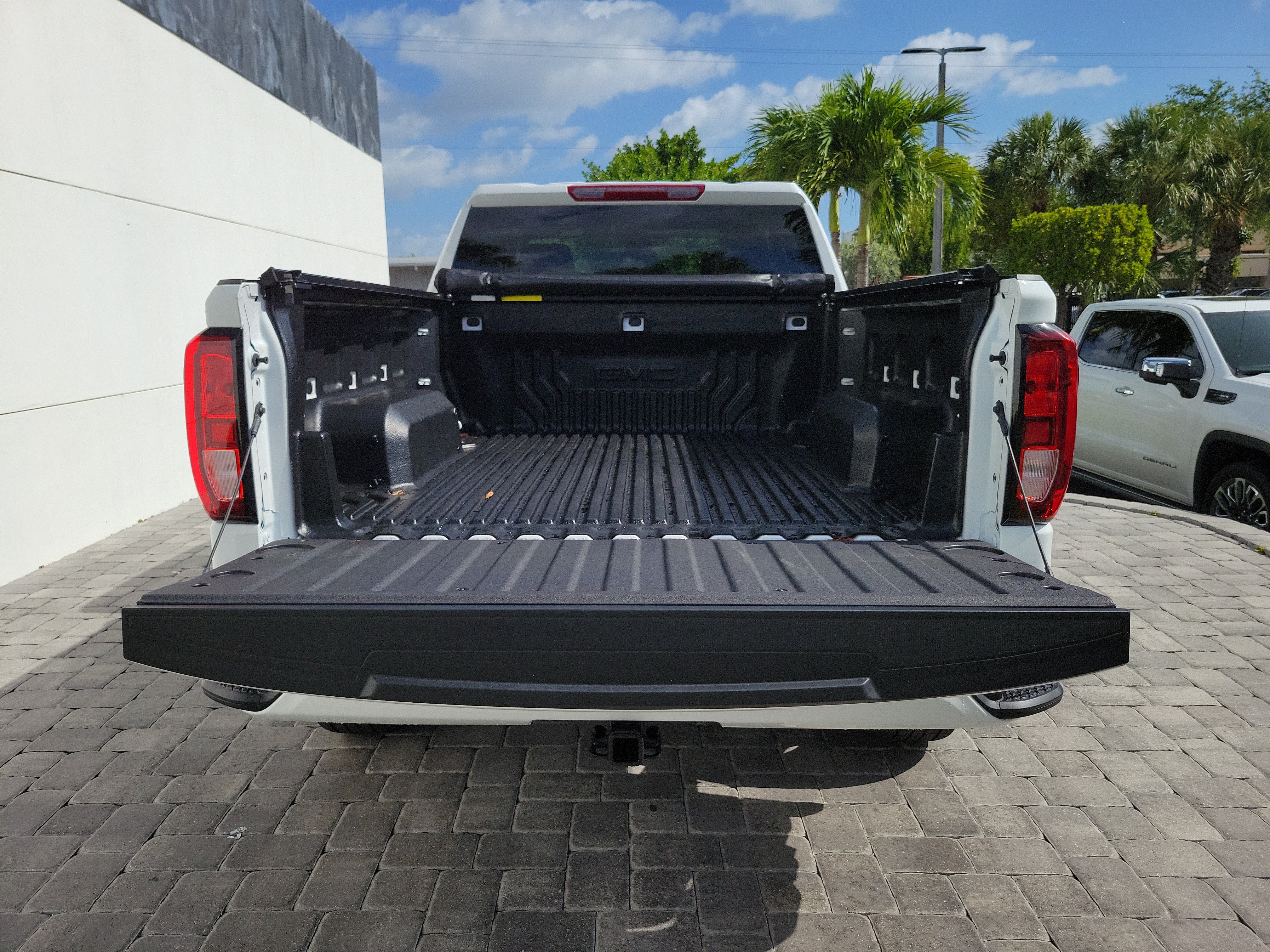 New 2026 GMC Sierra 1500 Elevation AWD/4WD image 9
