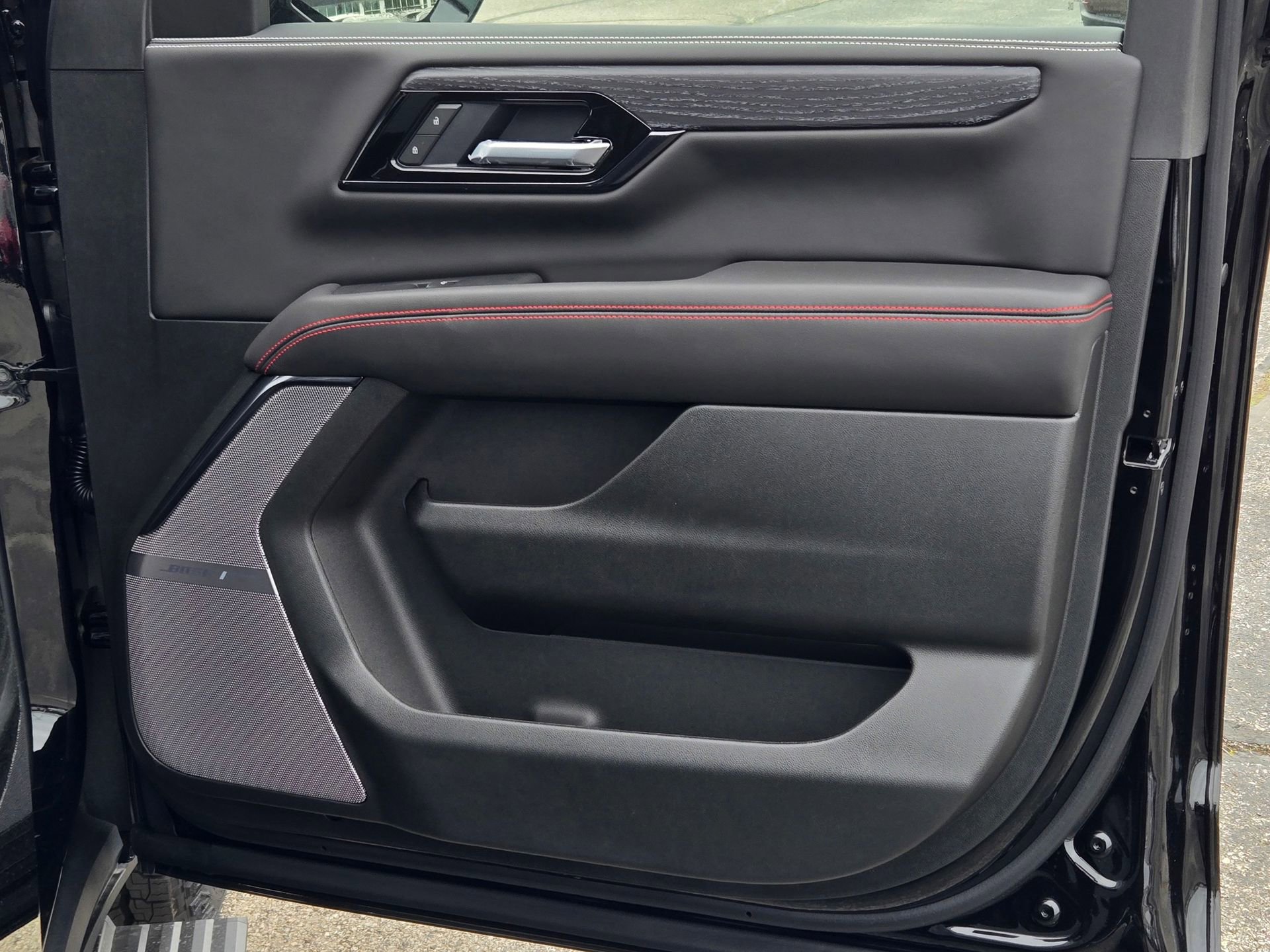 New 2026 GMC Yukon AT4 Ultimate w/ LPO, Floor Liner Package AWD/4WD image 15