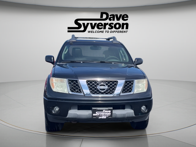 Used 2005 Nissan Frontier LE w/ (X01) Leather Pkg AWD/4WD image 2