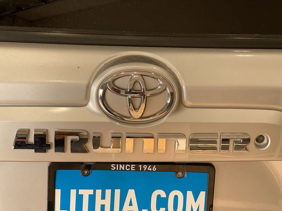 Used 2016 Toyota 4Runner SR5 AWD/4WD image 12