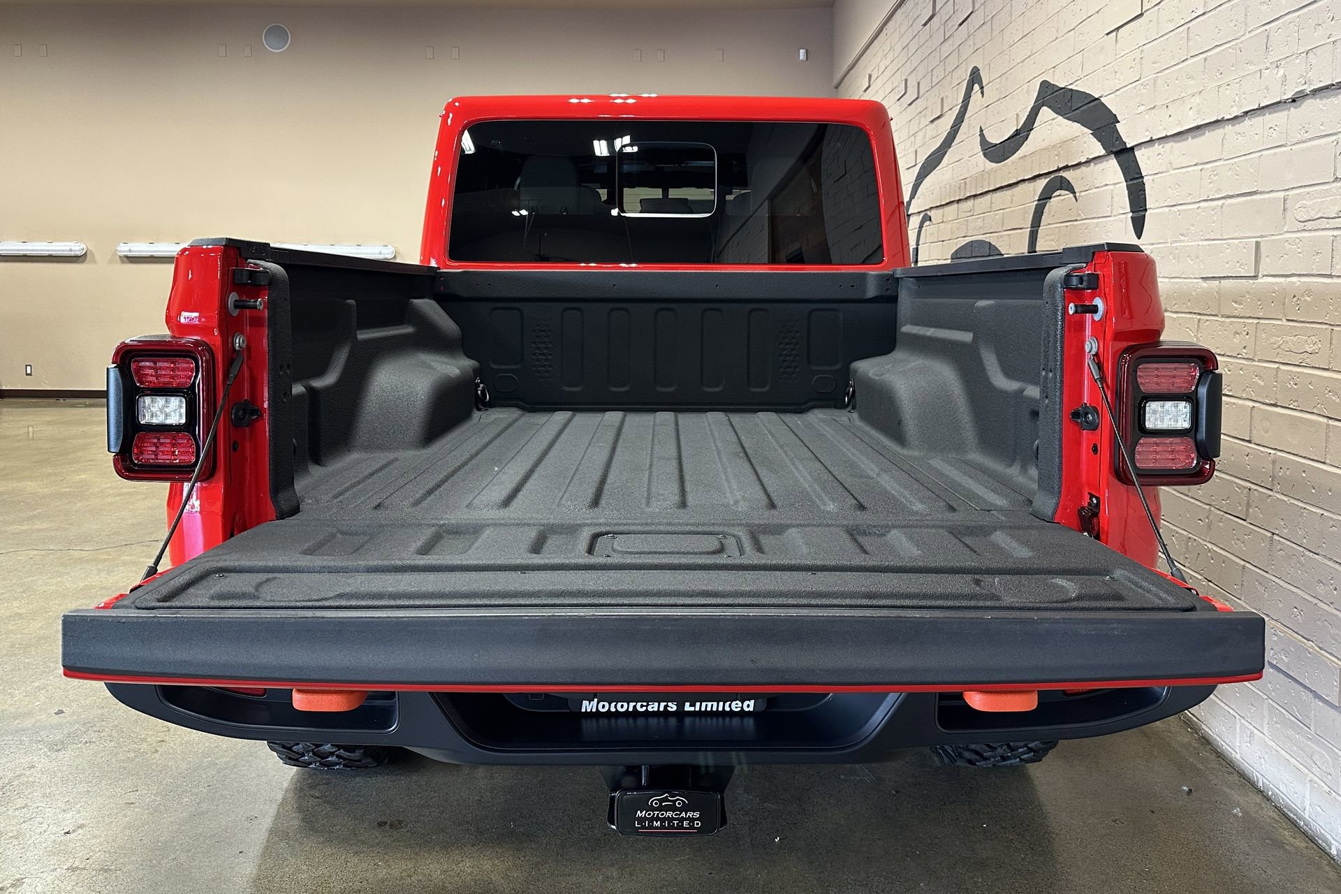 Used 2021 Jeep Gladiator Mojave w/ Uconnect 4C Nav & Sound Group image 8