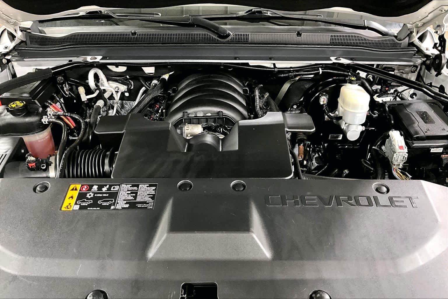 Used 2019 Chevrolet Suburban Premier AWD/4WD image 32