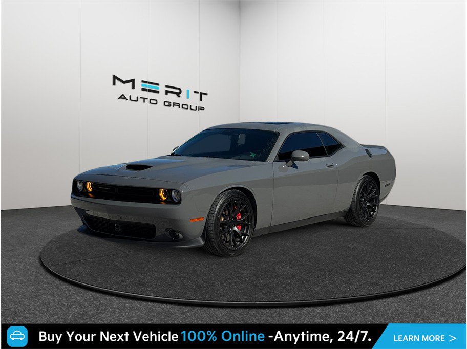 Used 2018 Dodge Challenger SRT w/ Technology Group RWD image 4