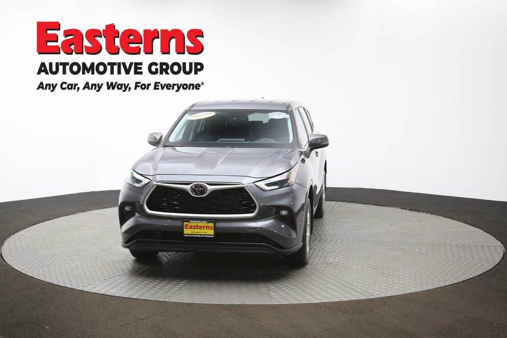 Used 2024 Toyota Highlander LE image 54