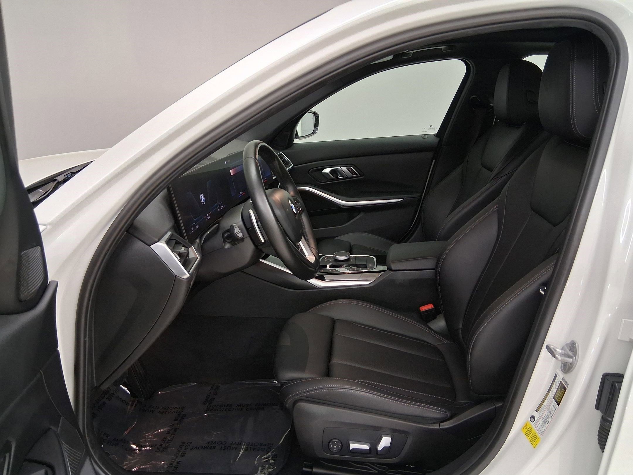 Used 2023 BMW 330i Sedan w/ Premium Package image 3