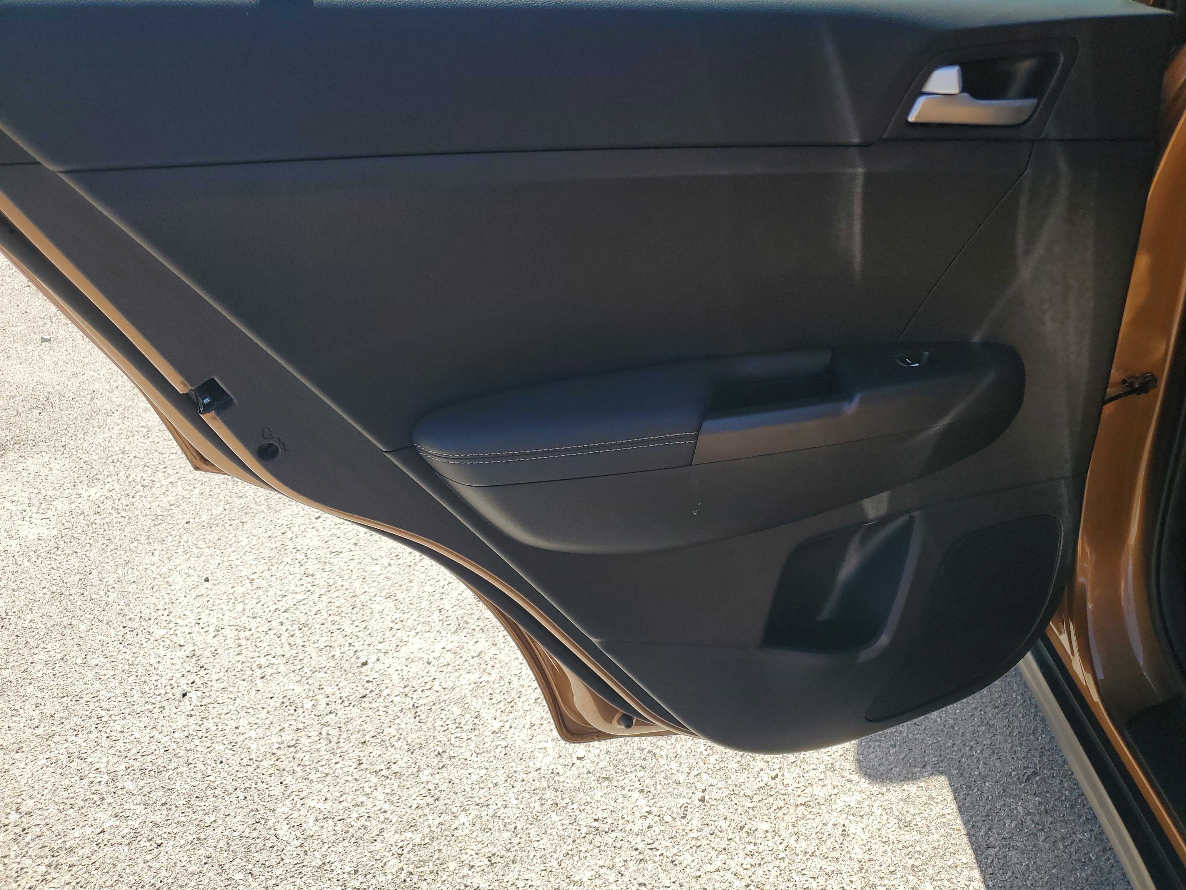 Used 2020 Kia Sportage LX image 29