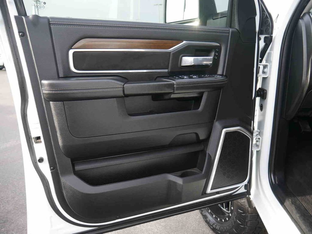 Used 2024 RAM 2500 Laramie image 32