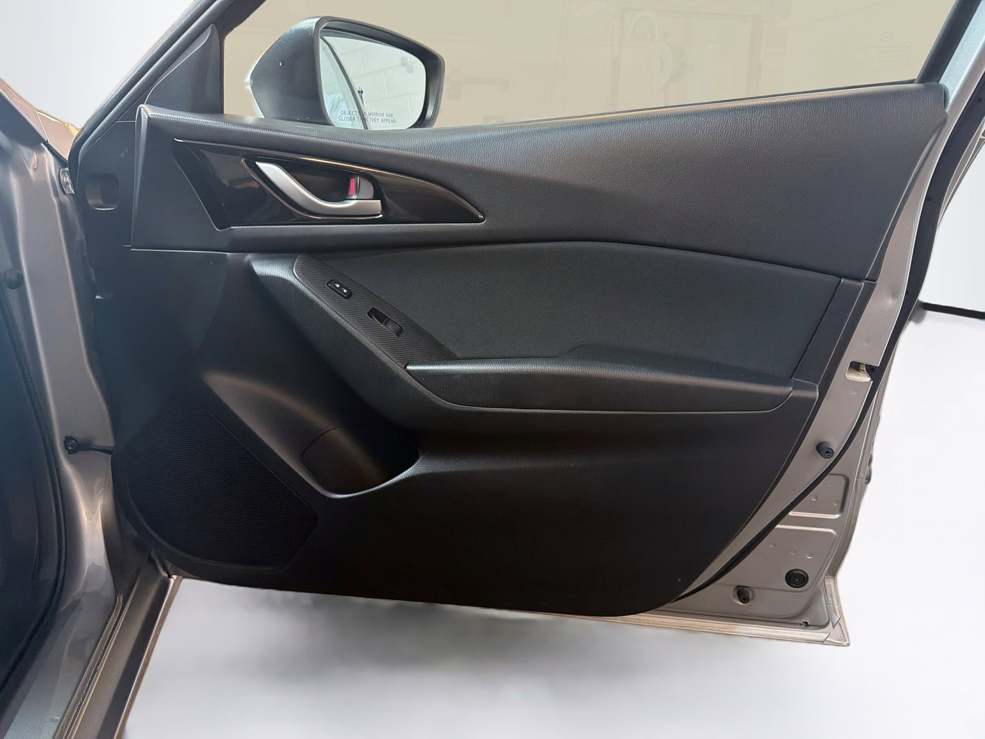 Used 2016 MAZDA MAZDA3 i Sport w/ Preferred Equipment Package FWD image 31