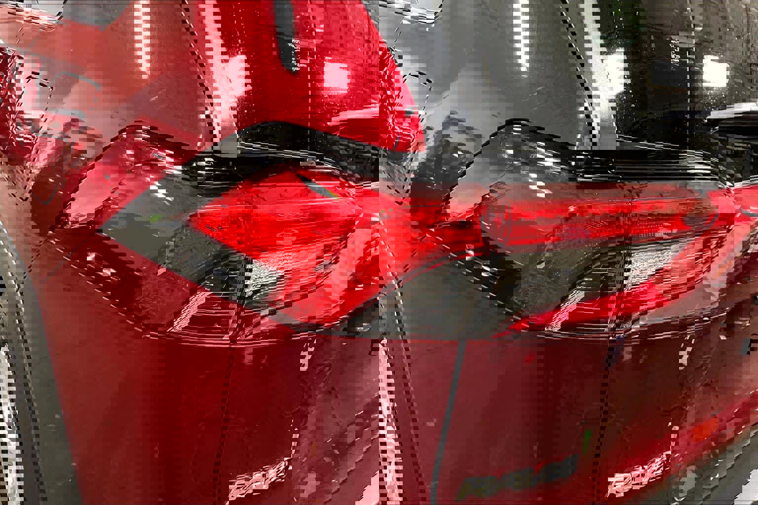 Used 2021 Toyota RAV4 LE image 29