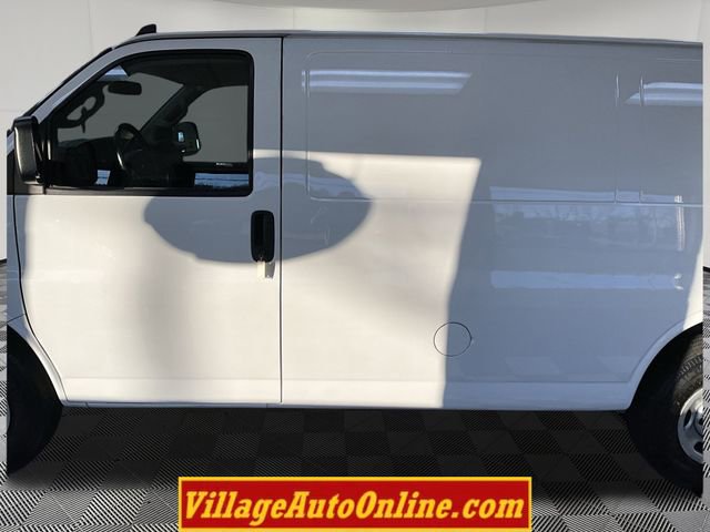 Used 2018 Chevrolet Express 2500 w/ Driver Convenience Package image 31