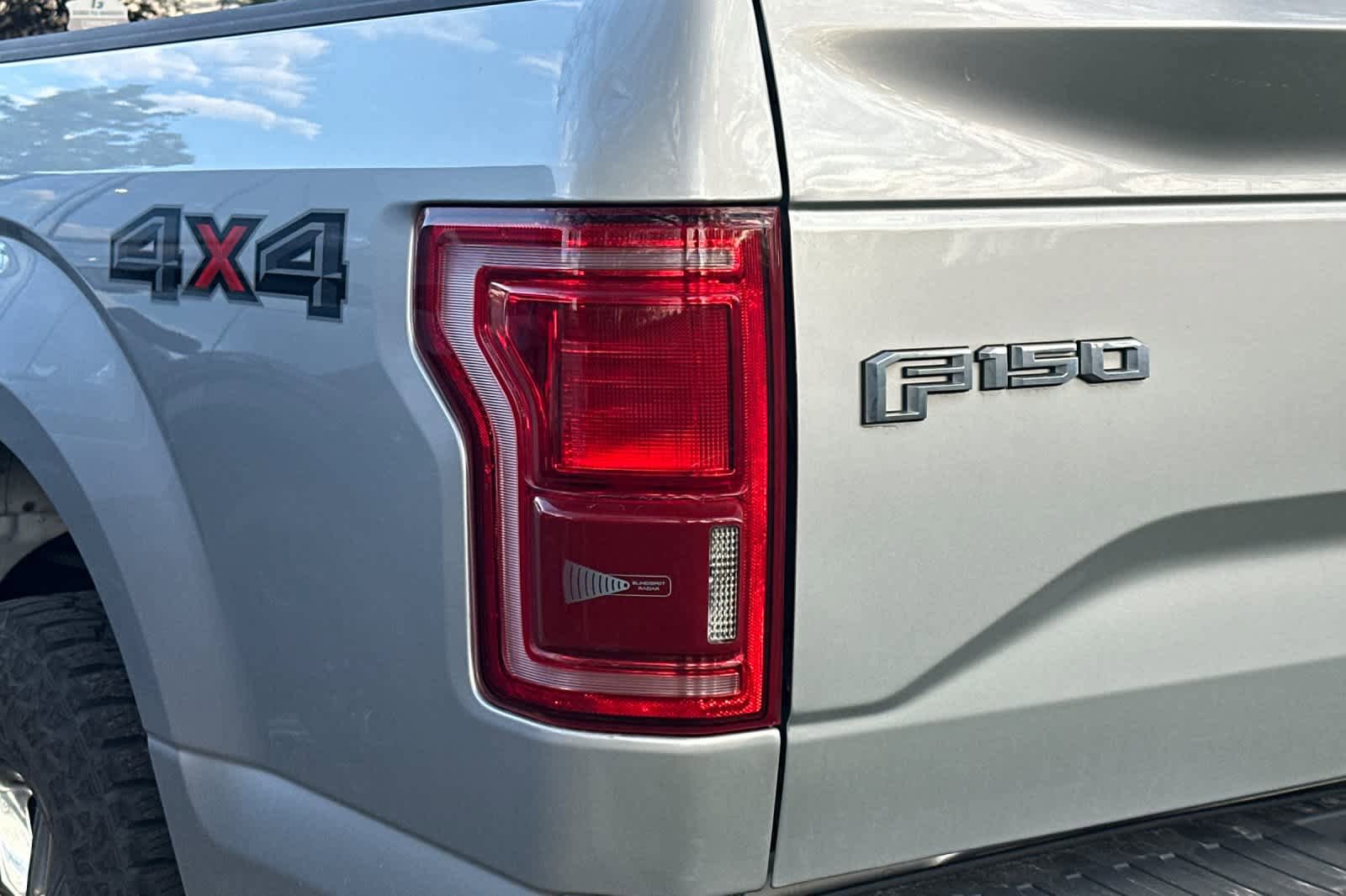 Used 2015 Ford F150 XLT w/ Equipment Group 302A Luxury AWD/4WD image 10