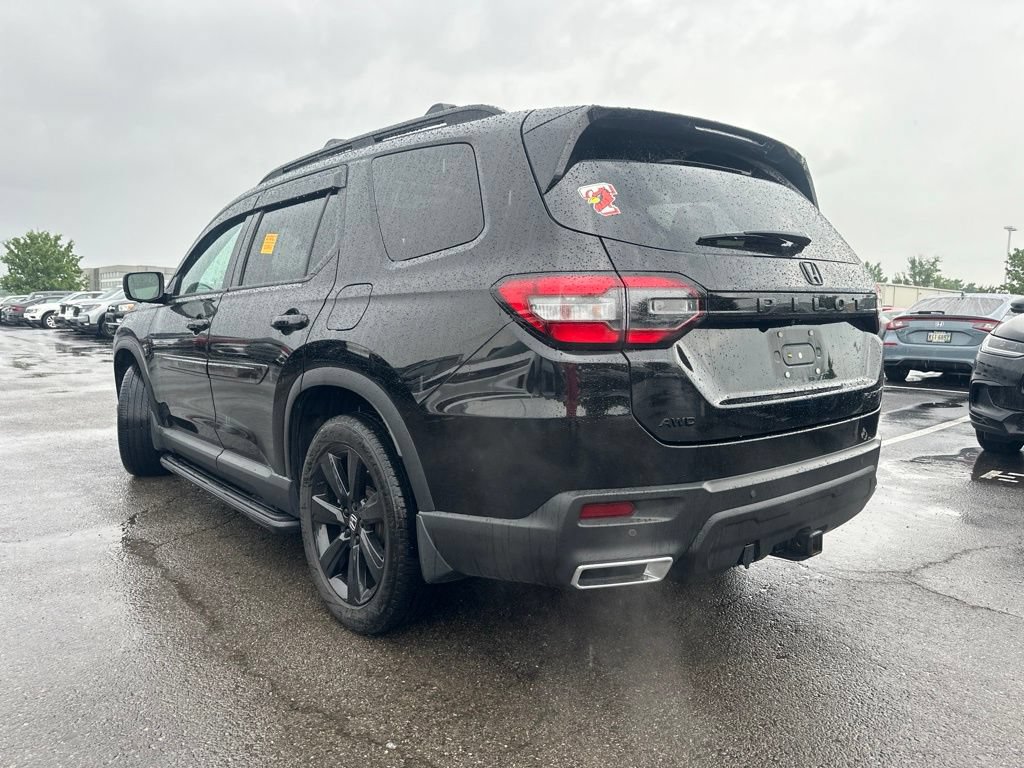 Used 2025 Honda Pilot Black Edition image 11