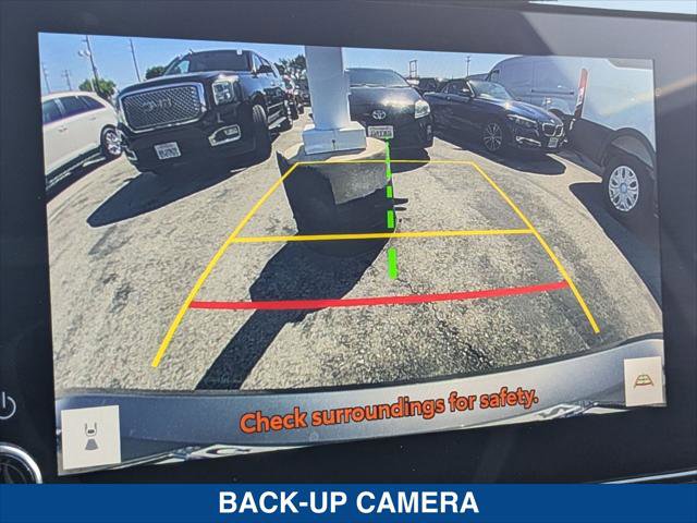 Used 2025 Toyota Camry SE w/ Convenience Package image 18