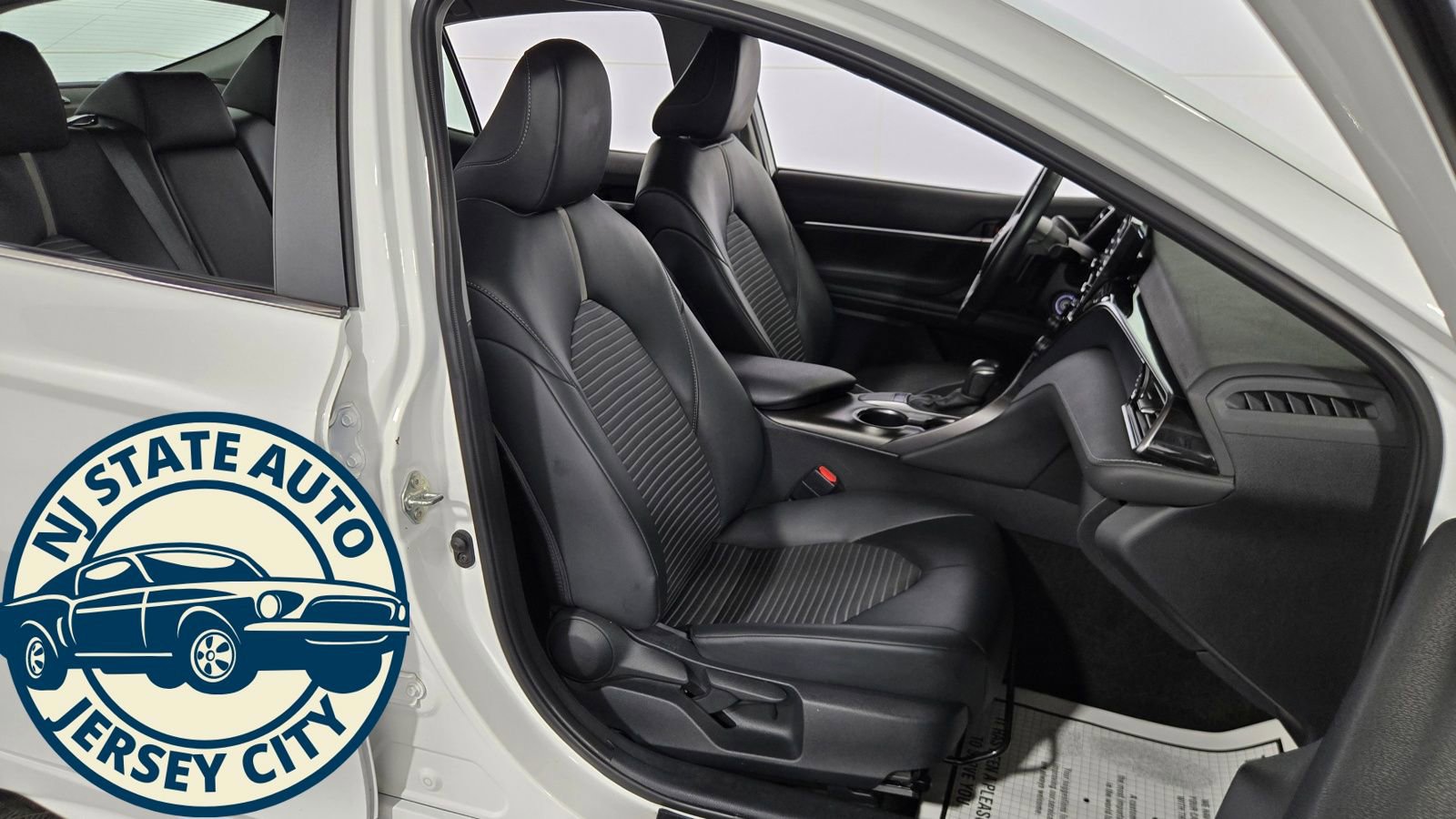 Used 2024 Toyota Camry SE image 31