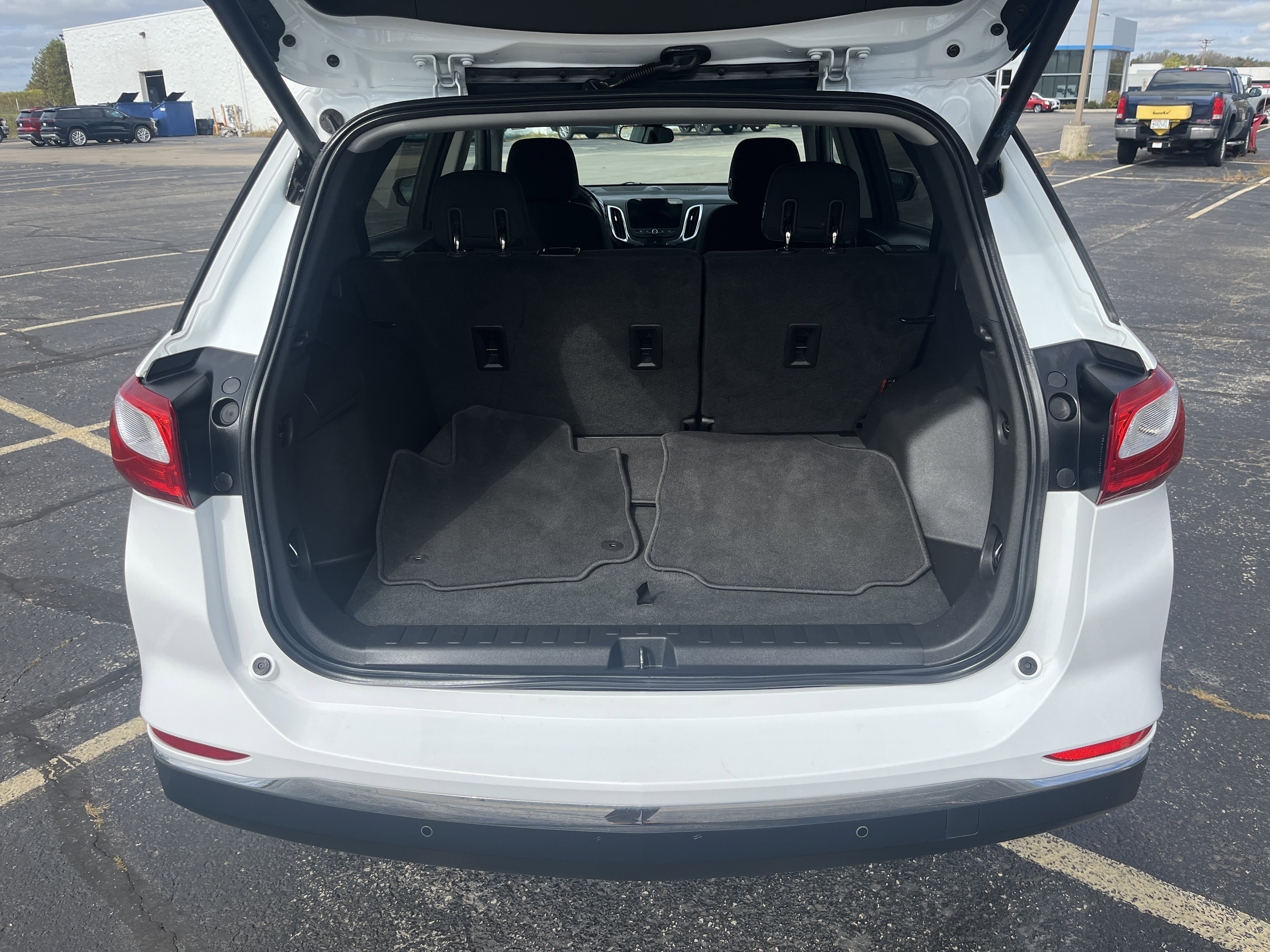 Used 2020 Chevrolet Equinox LT image 18