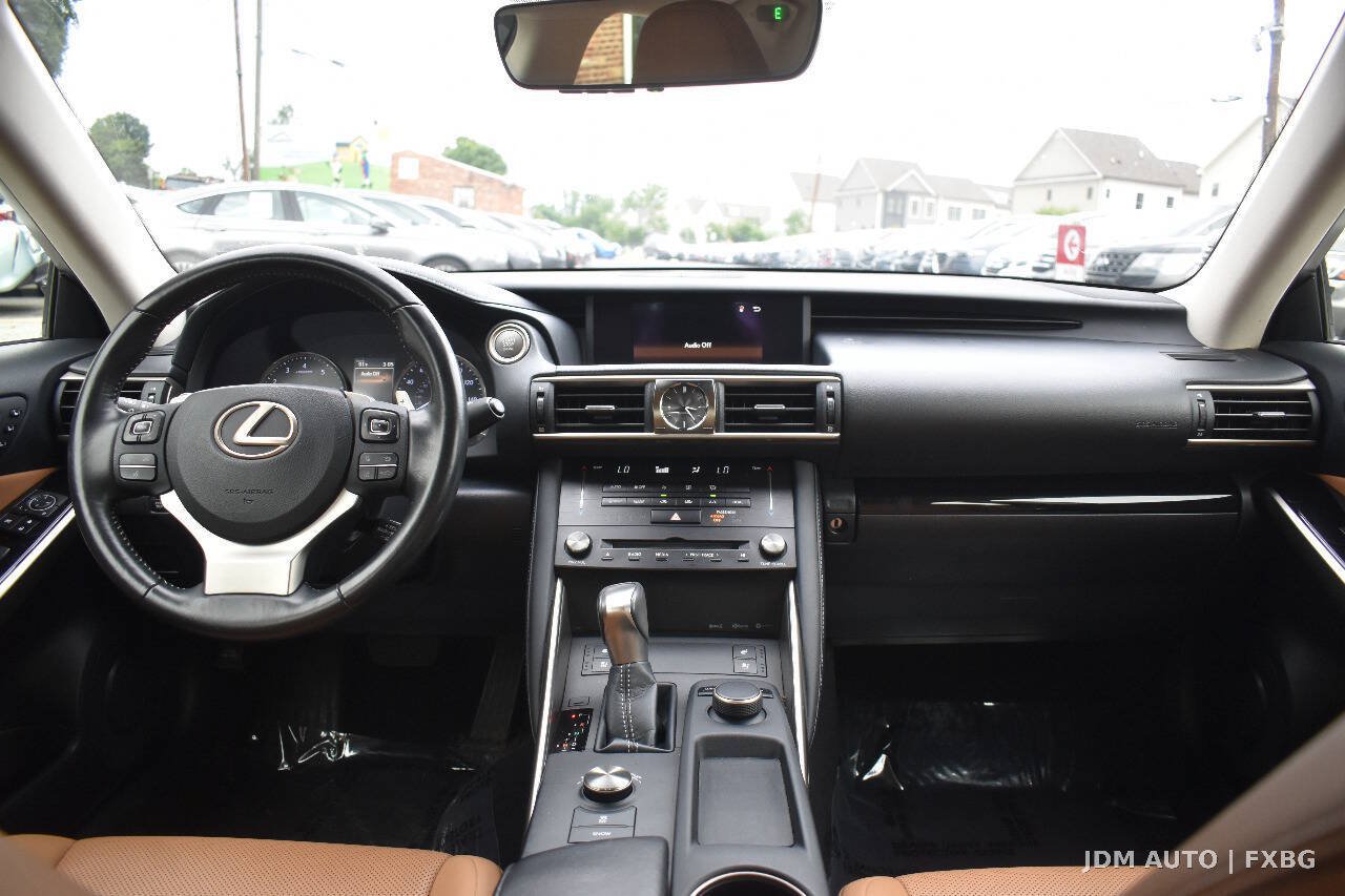 Used 2018 Lexus IS 300 AWD w/ Comfort Package image 17