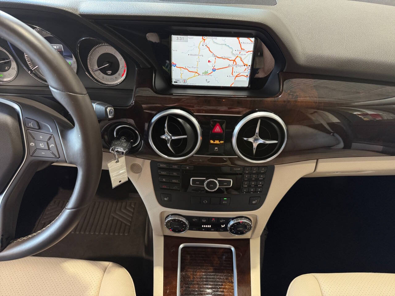Used 2015 Mercedes-Benz GLK 350 4MATIC w/ Premium 1 Package image 15