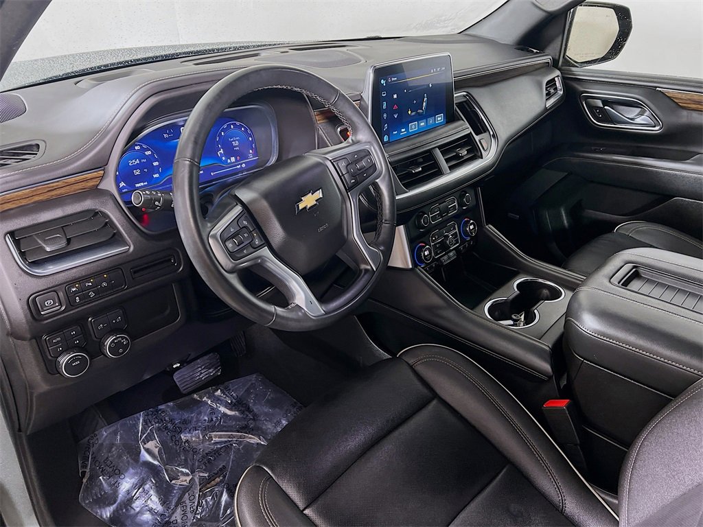 Used 2023 Chevrolet Suburban Premier image 10