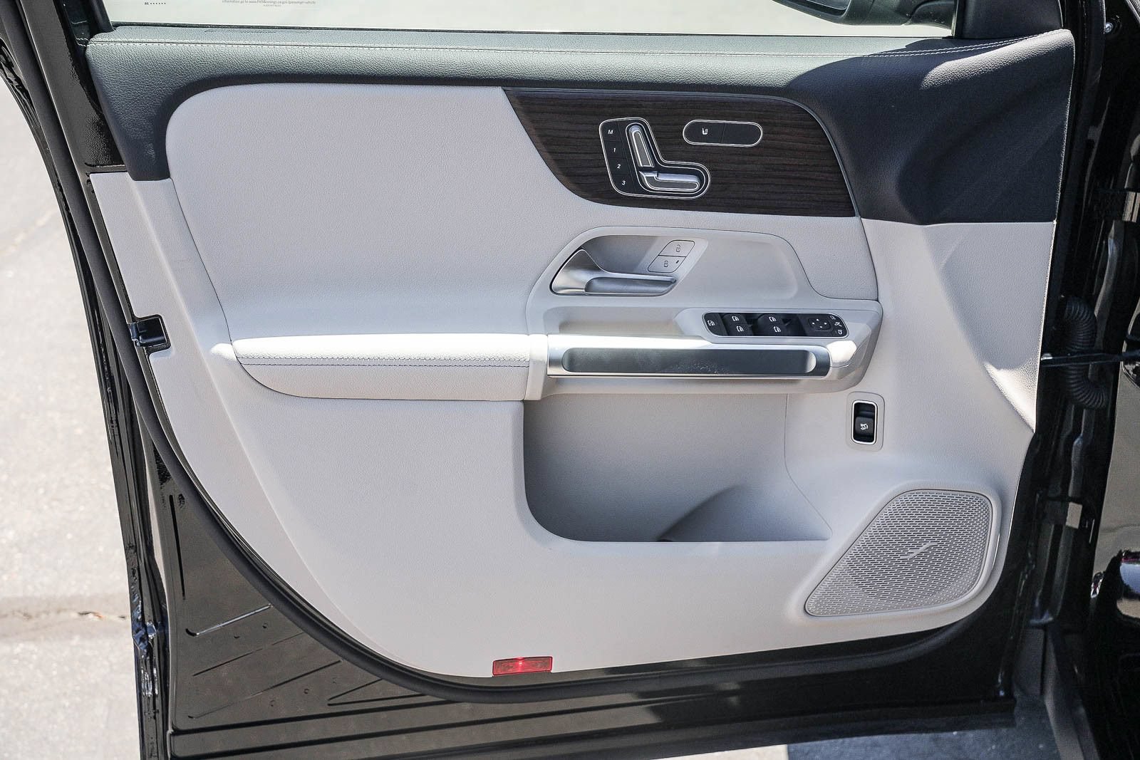 New 2026 Mercedes-Benz GLB 250 4MATIC image 19